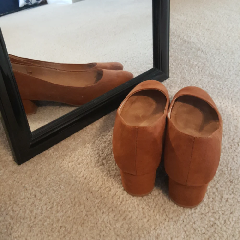 Old Navy Suede Pumps - Picture 2 of 5